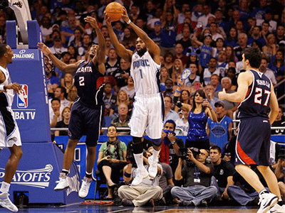 湖人vs独行侠詹姆斯球鞋 湖人vs独行侠詹姆斯球鞋